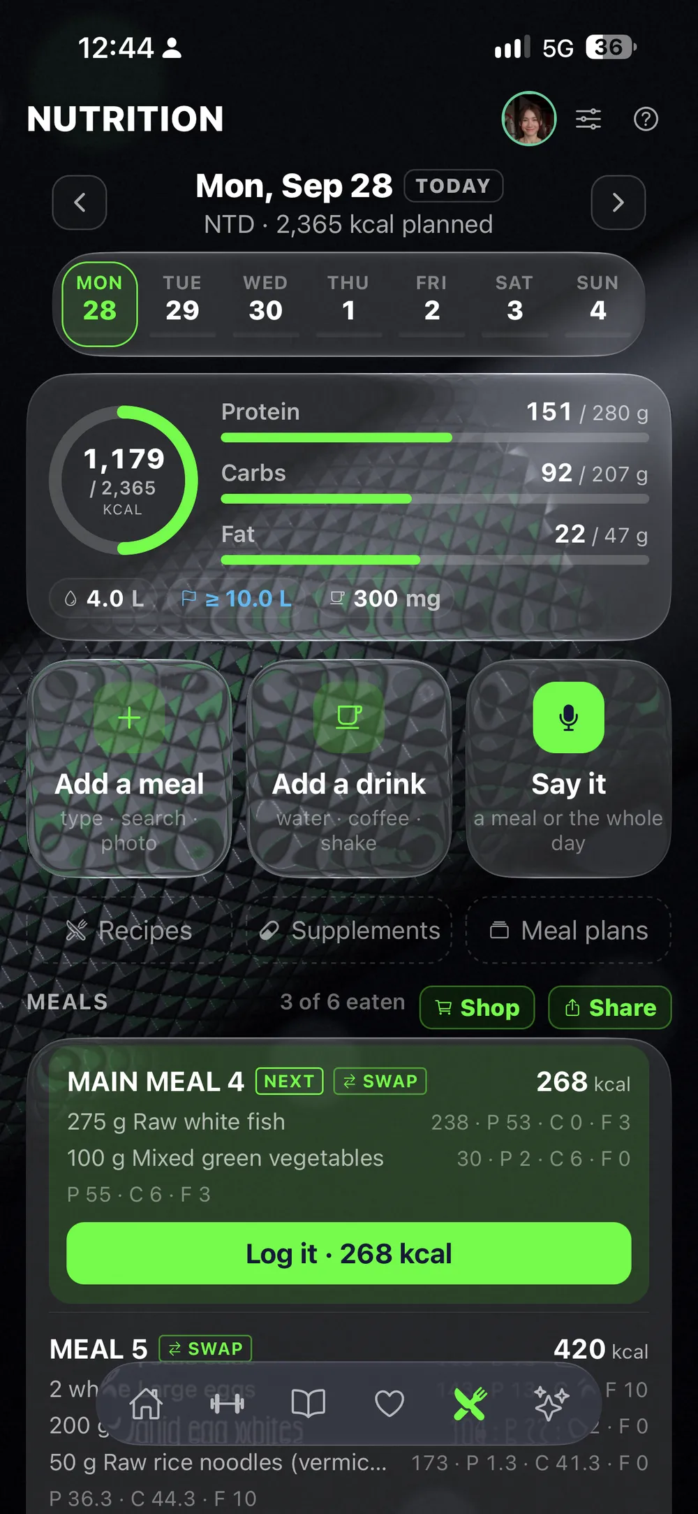 The Nutrition tab in the Glass style: the day's calories, protein, carbs and fat, and the meals eaten
